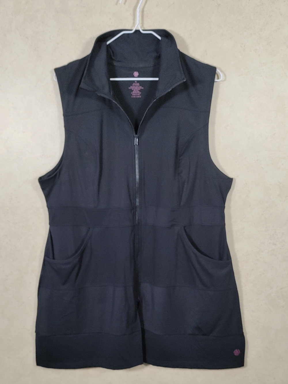 J157 Any Age Activewear Black Knit Zip Front Vest XL